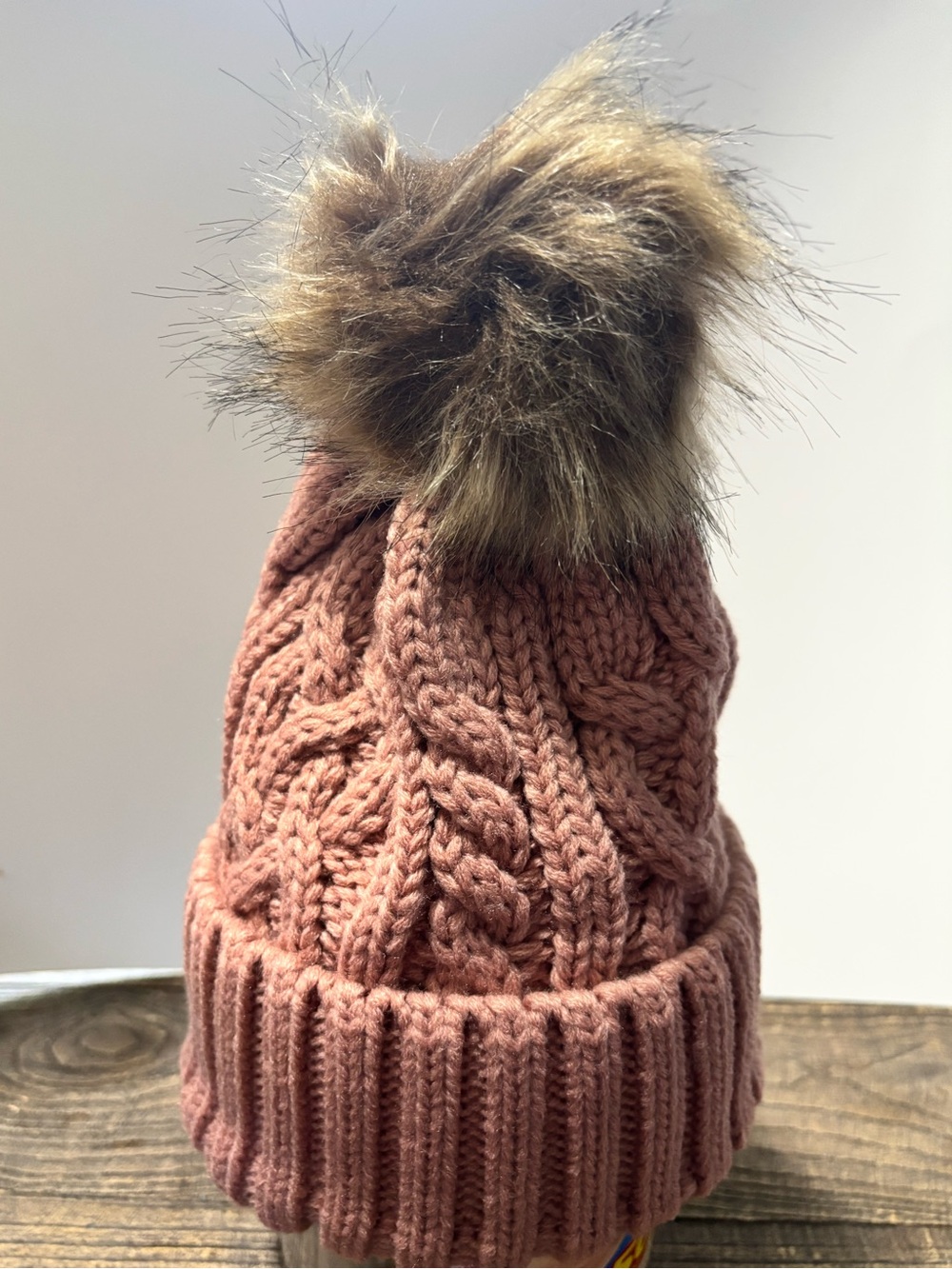 NWT Mauve Cable Knit Faux Fur Pom Pom Beanie Hat Cozy Winter